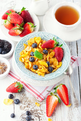Cornflakes with berries