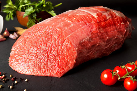 Bodeg&oacute;n de carne.Redondo de ternera