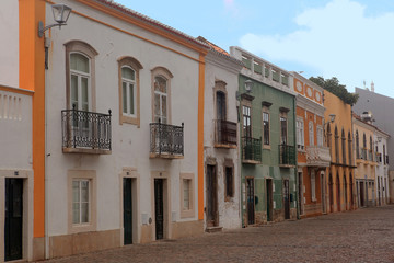 Häuserreihe in Tavira, Portugal