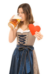 hübsche Frau liebt Bier