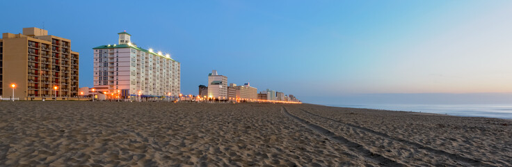 Naklejka premium Early Morning on Virginia Beach