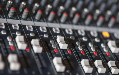 Audio mixer, silencer, live recording,
