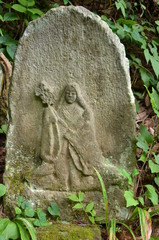 筑北村　修那羅の石仏