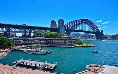 View of Sydney Harbour and Harbour Bridge © Javen