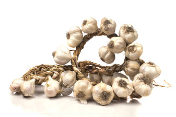 bunch of dried garlic cloves