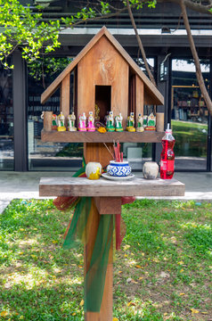 Modern Design Of Thai Spirit House