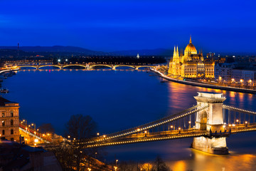 Fototapeta na wymiar Blue hour in Budapest with Szechenyi Chain Bridge, Hungary