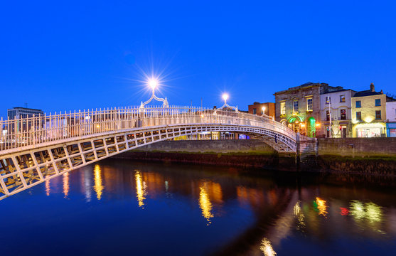 Ha'penny Bridge Dublin Ireland