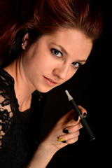 Obraz premium woman smoking a cigarette