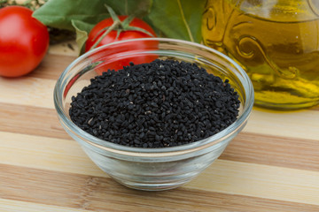 Nigella in the glass bowl