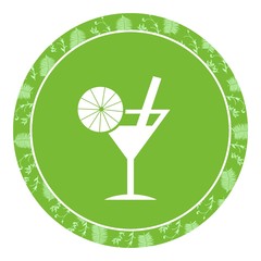 Cocktail dans un panneau vert