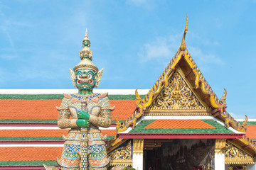 Fototapeta na wymiar Giant at gate in Wat Phra kaew, Bangkok, Thailand