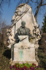 Fototapeta premium Franz von Suppe - Grab auf dem Zentralfriedhof | Wien