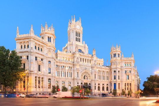 Plaza de Cibeles with the Palacio de Comunicaciones, Madrid