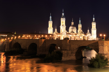 Obraz na płótnie Canvas Great evening view of the Pilar Cathedral in Zaragoza