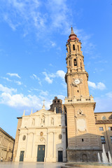 Fototapeta na wymiar La Seo also known as Salvador Cathedral at Zaragoza