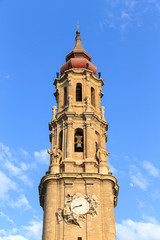Fototapeta na wymiar Cathedral of La Seo, in the famous Plaza del Pilar, Zaragoza