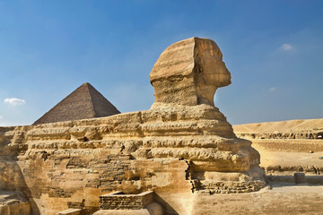 statue of the Sphinx on the Giza plateau