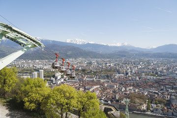 Grenoble, une ville à la montagne.