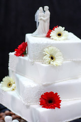 Wedding cake in white with flowers