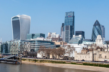 Obraz na płótnie Canvas London skyline from Tower bridge, London, UK