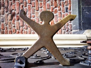 Figur aus Metall