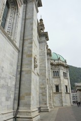 Obraz premium Duomo di Como e cupola