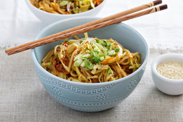 Stir fry with noodles, cabbage and carrot