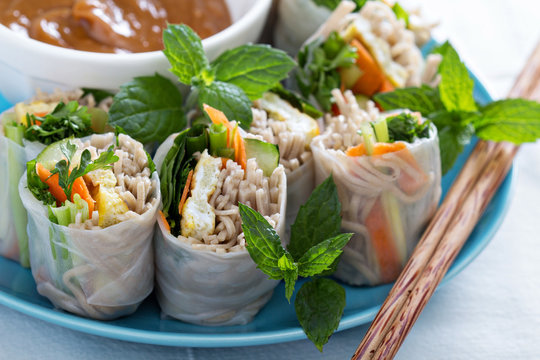 Summer rolls with soba noodles and vegetables