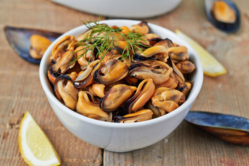 Cooked mussel with herbs and wine
