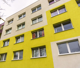 Fototapeta premium Sanierter Plattenbau