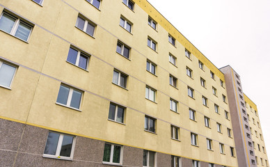 Sanierter Plattenbau