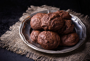Homemade chocolate cookies on dark background - obrazy, fototapety, plakaty