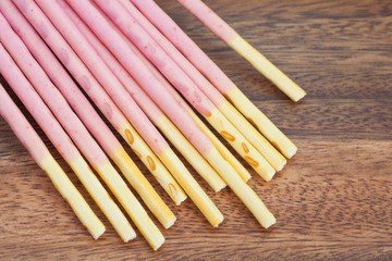 Japanese snack food biscuit stick strawberry coated