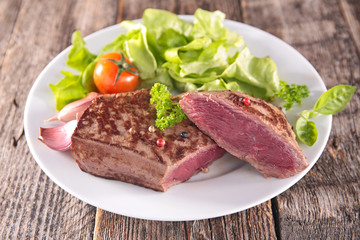 grilled beef and salad