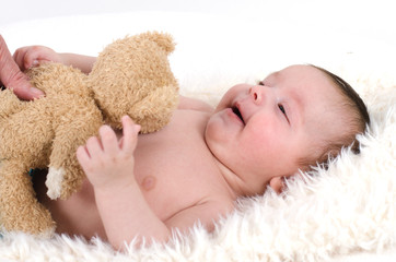 Baby spielt 