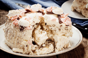 meringue cake