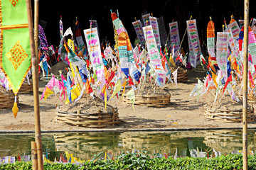 Fototapeta premium colorful flag call tung hang on sand pagoda