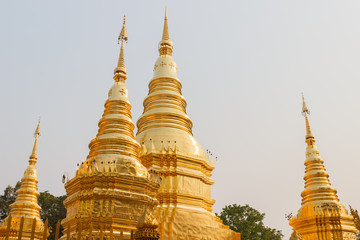 Fototapeta premium golden buddhist pagoda