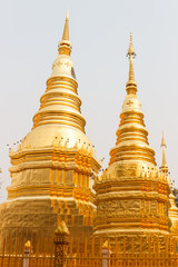 Fototapeta premium golden buddhist pagoda