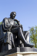 Fototapeta na wymiar Edward Jenner Statue in Kensington Gardens, London