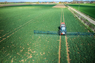 Obraz premium Aerial view of the tractor