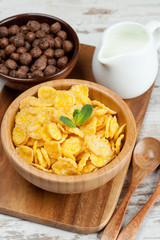 cornflakes and breakfast cereals