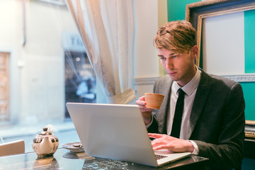 Business man working in a coffee shop
