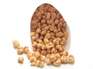 toasted corn kernels