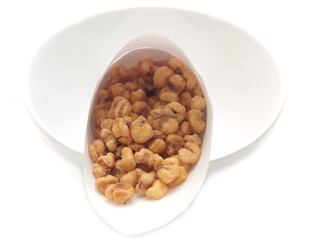toasted corn kernels