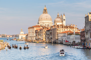 Naklejka premium Grand Canal and Basilica of Santa Maria della Salute at sunset i