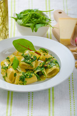 Rigatoni with garlic and herbs pesto