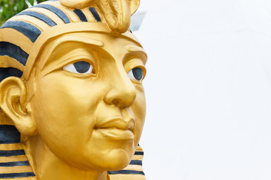 golden pharaoh statue