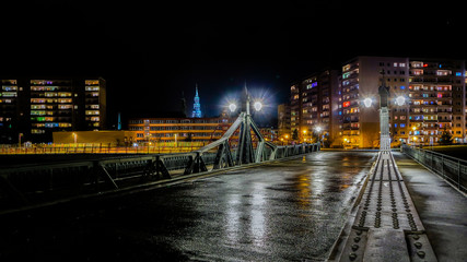 Fototapeta na wymiar Paradiesbrücke Zwickau am Abend